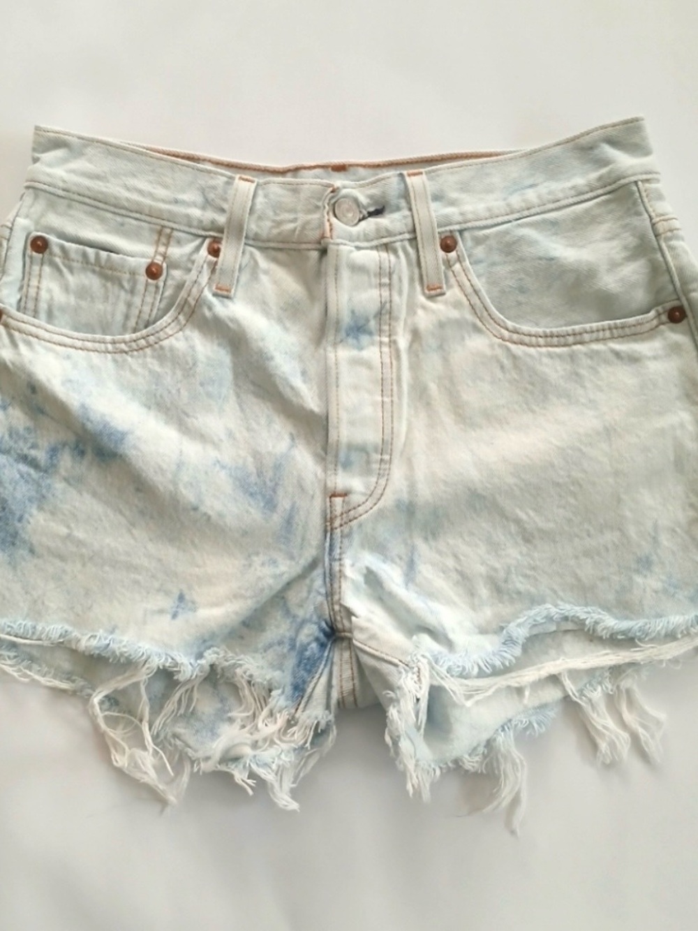 Levi’s 501 size 28 light acid wash Jean shorts